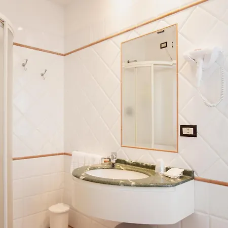 Rossi Hotel 3*