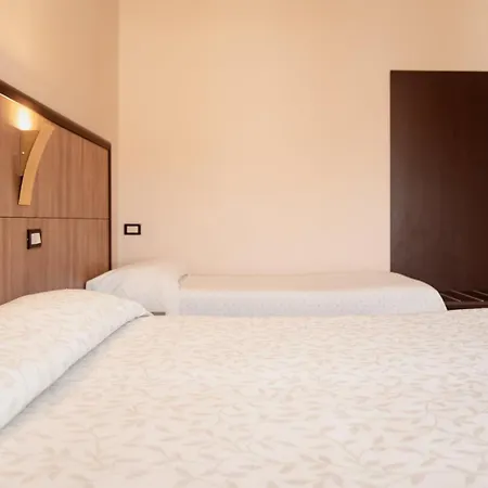 Rossi Hotel 3*