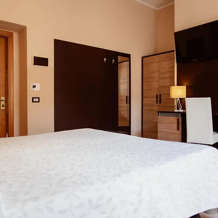 Rossi Hotel 3*